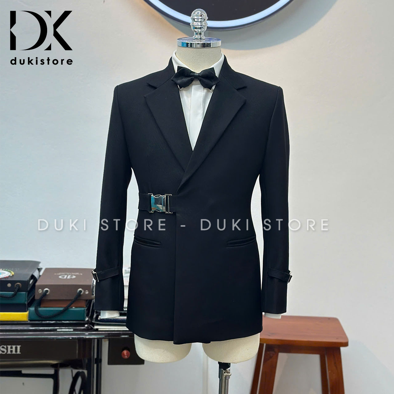 bo-ao-vest-nam-mau-den-dep-DKE0130